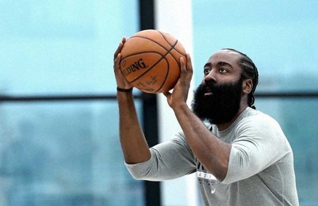 明日正式打響！籃網全力備戰公鹿，兜帽版杜蘭特上線，官方預警：風暴就要來了-黑特籃球-NBA新聞影音圖片分享社區