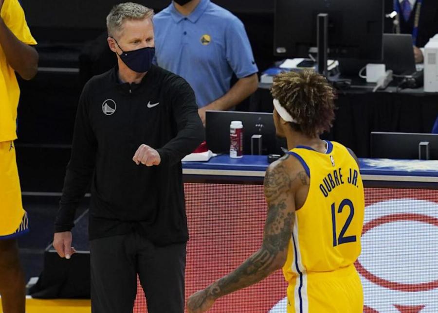 挖角勇士!曝尼克與Curry幫手互相有意,能提供超950萬均薪合同!-黑特籃球-NBA新聞影音圖片分享社區
