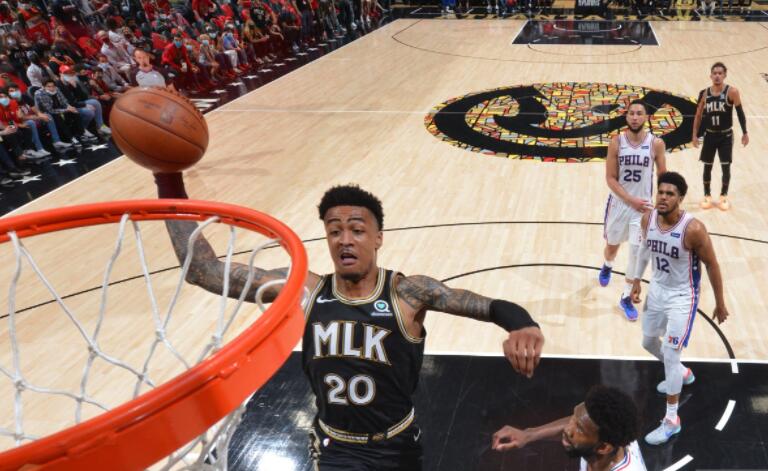 【影片】引發爭議!西門兇狠惡犯Collins僅吹一級,球迷:對比Jokic,這個該三級!-黑特籃球-NBA新聞影音圖片分享社區