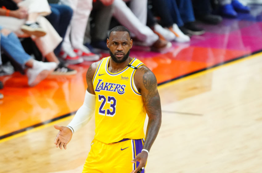 LeBron James screamed for lack of effort after not receiving a foul (Video)  | Secure books
