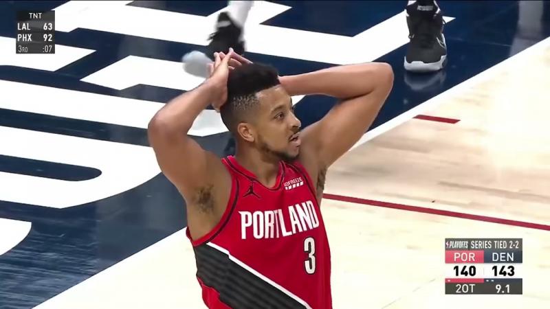 Cj McCollum steps out of bound in final second, No dame time - YouTube