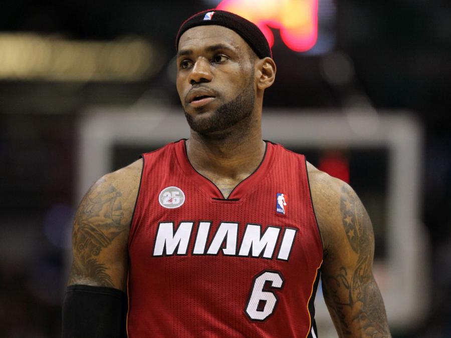 LeBron James will reportedly switch back to No. 6 next season - Silver  Screen and Roll