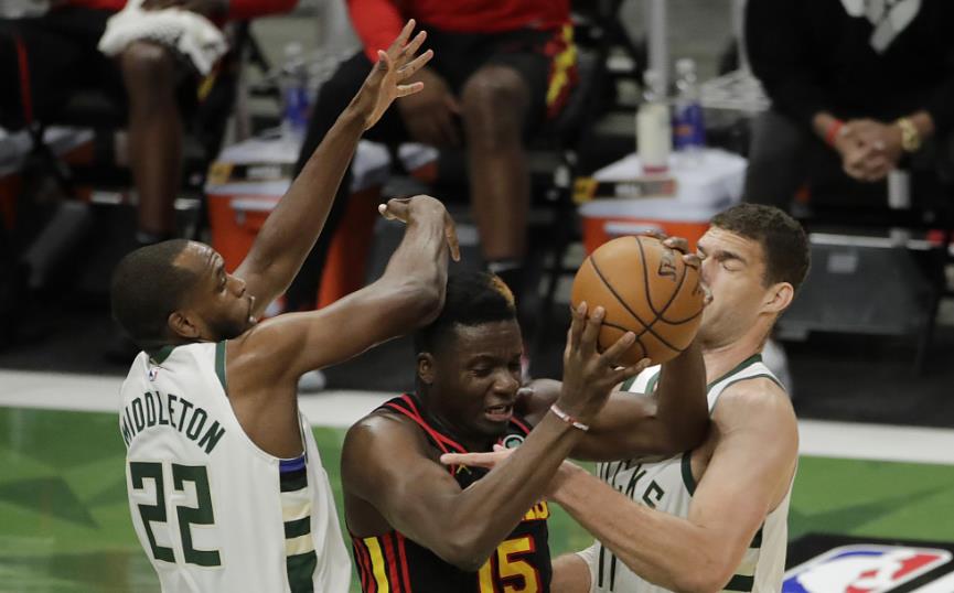 公鹿3-2老鷹 | 大Lopez狂轟33分4阻攻，米豆湯26+13+8，假日哥25+6，公鹿主場拿下天王山！（影）-黑特籃球-NBA新聞影音圖片分享社區