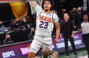 Cameron Johnson談隔扣Tucker：當時只希望不要改判我進攻犯規-黑特籃球-NBA新聞影音圖片分享社區