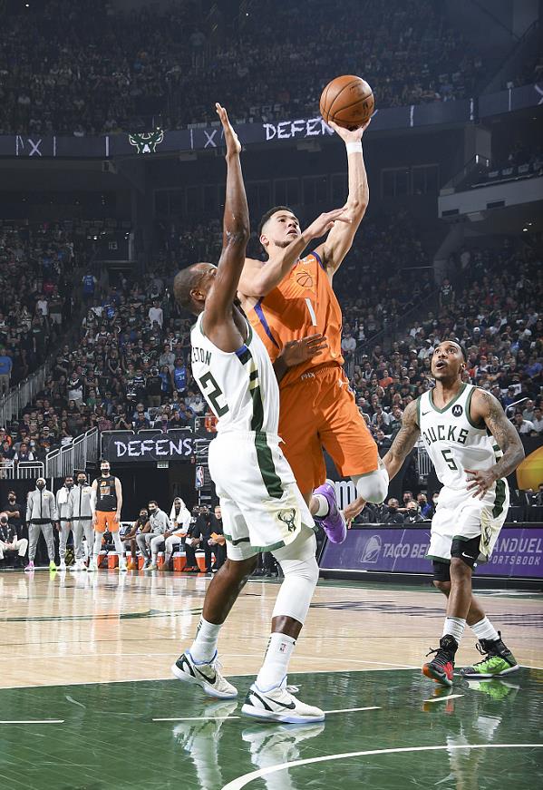 偶爾的神!Middleton手感復甦怒斬40+6,生死時刻連轟10分!(影)-黑特籃球-NBA新聞影音圖片分享社區