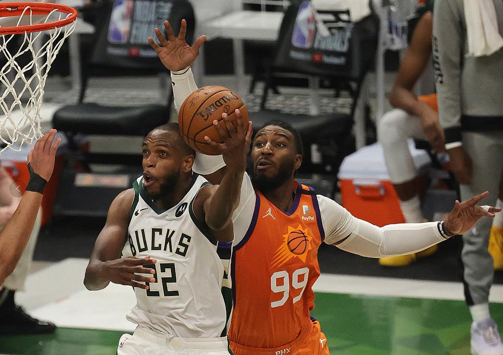 偶爾的神!Middleton手感復甦怒斬40+6,生死時刻連轟10分!(影)-黑特籃球-NBA新聞影音圖片分享社區