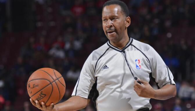 太陽輸得真冤!2分鐘4次錯漏判,公鹿3次獲利,NBA 25年資深老裁判鬧笑話!-黑特籃球-NBA新聞影音圖片分享社區