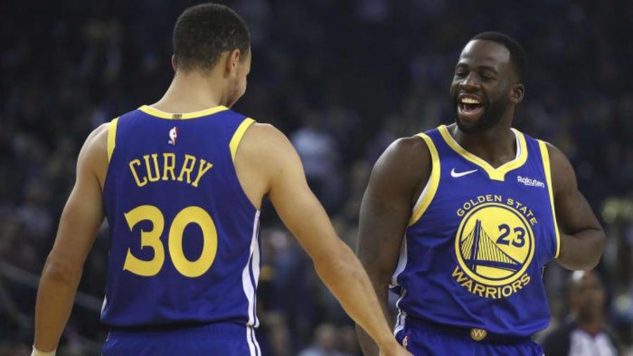 Stephen Curry Hilariously Raised His Hand When Draymond Green Said The Worst Defenders Have Led The League In Steals - Opera News