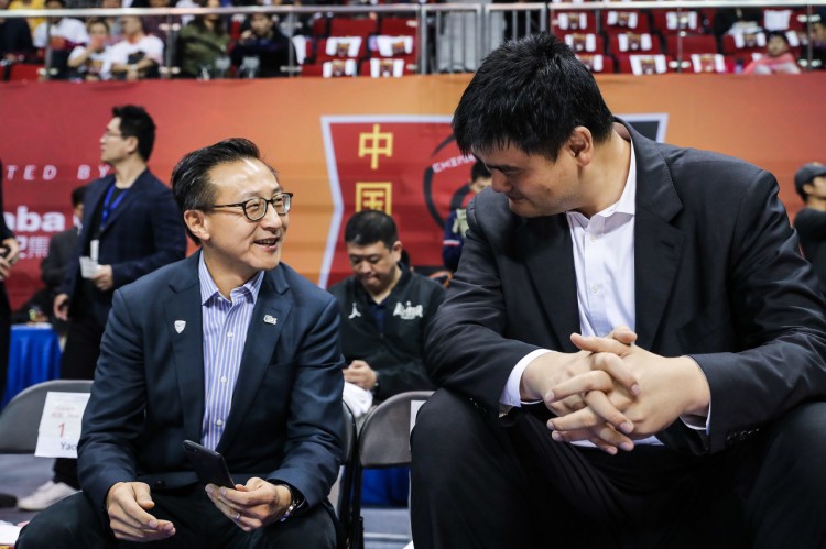 籃網老闆Joseph Tsai轉發10年前的今天姚明退役的推文：Respect