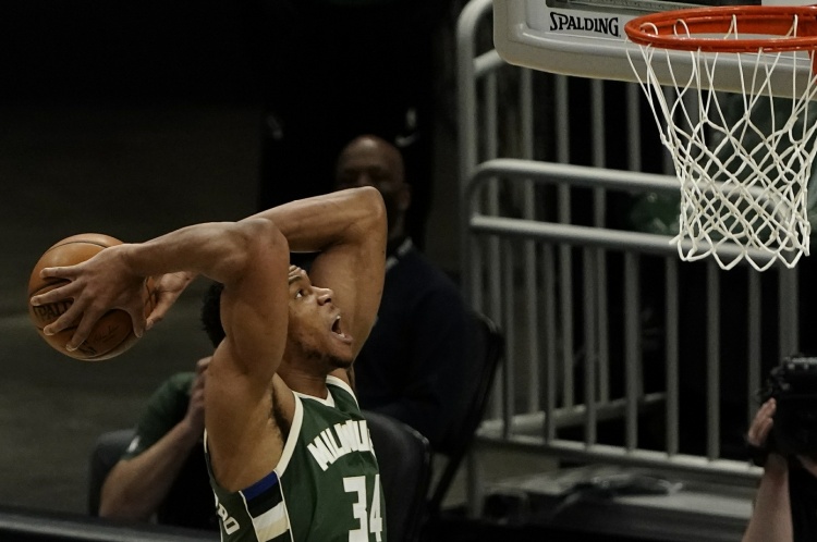 字母哥季後賽場均30+10+5 NBA歷史第四&此數據唯一奪冠之人