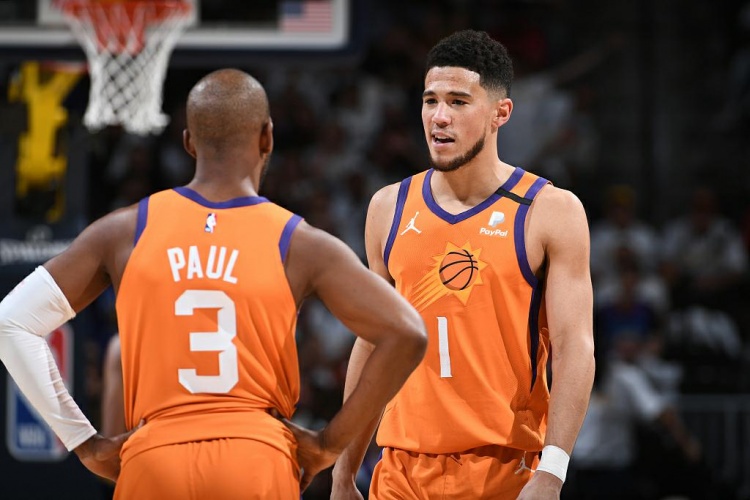 Paul：加盟太陽主要原因就是那個淺色皮膚的人Booker-黑特籃球-NBA新聞影音圖片分享社區