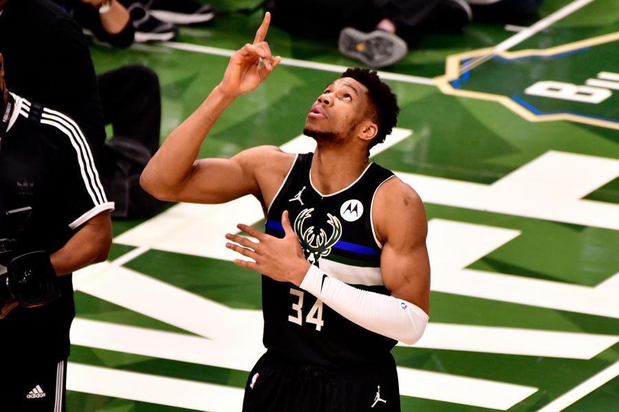 勵志!從15勝67負,到奪冠登頂,公鹿雙星演繹8年蛻變史!-黑特籃球-NBA新聞影音圖片分享社區