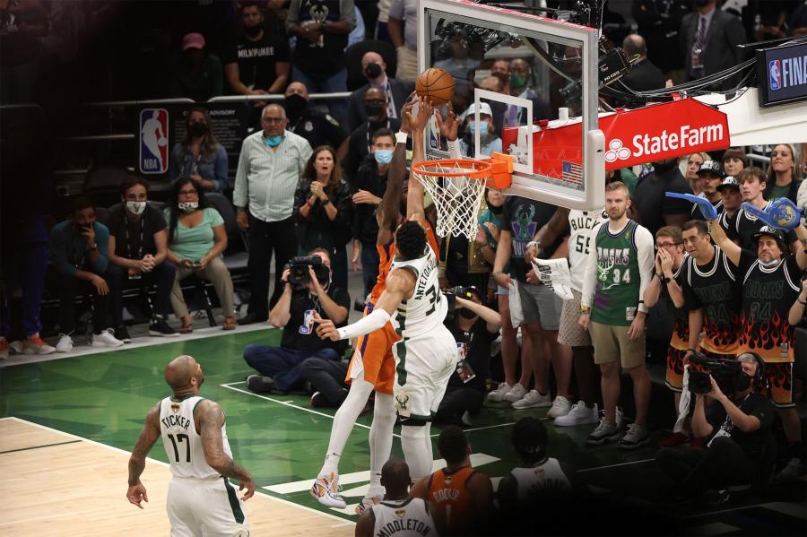 Giannis Antetokounmpo block on Ayton was one for the ages