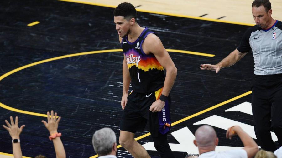 Watch: Devin Booker stared down Giannis Antetokounmpo after dunk that did not count | Yardbarker