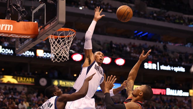 Mavericks&#39; Shawn Marion out with sprained knee