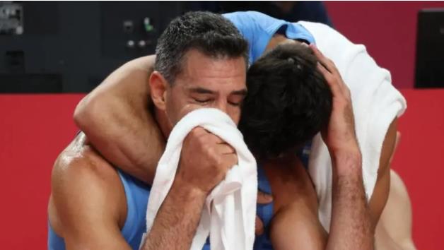 【影片】淚灑現場+全場鼓掌致敬！阿根廷無緣四強，41歲Scola奧運正式謝幕！
