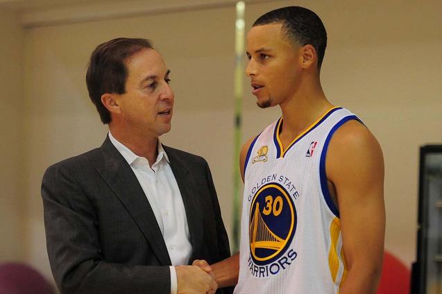 兩億合同算個屁啊！名記揭秘Curry為何能獲得超大合同：他讓勇士老闆賺了幾十億！-黑特籃球-NBA新聞影音圖片分享社區