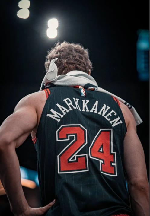 拒絕千萬年薪!半個月了,空間型內線還是沒人要?-黑特籃球-NBA新聞影音圖片分享社區