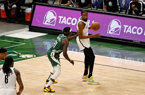 杜蘭特盛讚Holiday:他是防守最好的後衛!Lillard:我非常認同!-黑特籃球-NBA新聞影音圖片分享社區