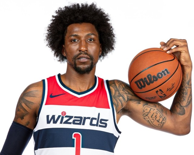 Pope深情告別湖人!發文感謝三人信任,詹姆斯按讚Schroder留言!-黑特籃球-NBA新聞影音圖片分享社區