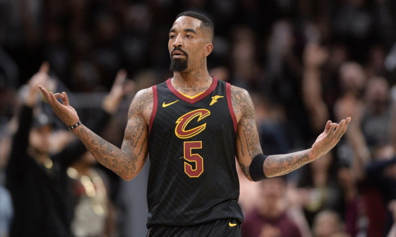 還敢亂砸啊！JR Smith 車窗被白人屁孩破壞，下一秒立即向前痛毆把對方打得半死JUKSY 街星