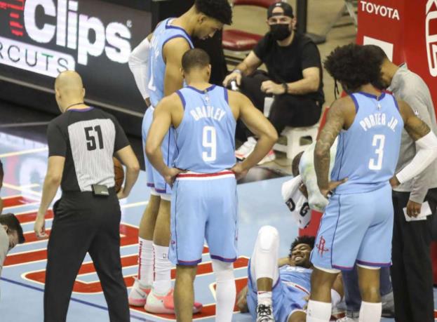當初30支NBA球隊都瞧不上他,誰能想到他如今能這麼猛,火箭賺翻了!-黑特籃球-NBA新聞影音圖片分享社區