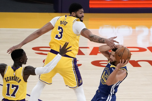 歐尼爾:02年湖人對陣籃網的冠軍賽十分無聊,對方的中鋒太菜了!-黑特籃球-NBA新聞影音圖片分享社區