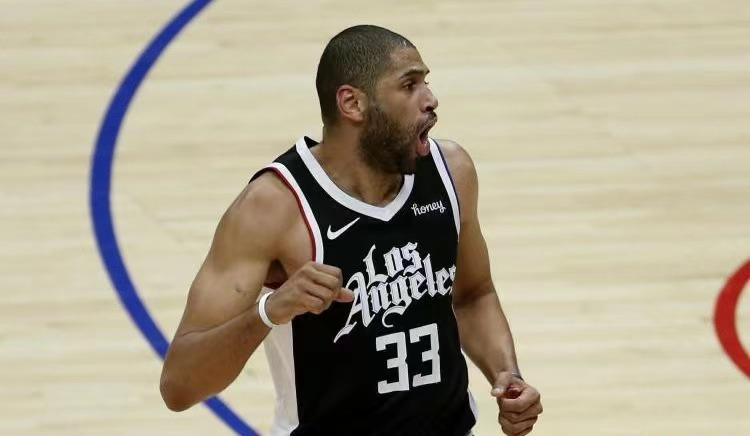 寧可低薪水留快艇,也不願高薪回拓荒者聯手Lillard!這位32歲老將為何這麼做?-黑特籃球-NBA新聞影音圖片分享社區