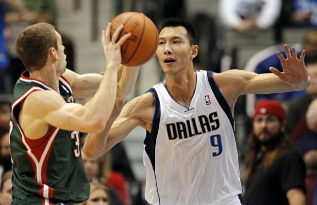 Cuban無愧NBA好老闆!獨行俠地板設計令人感動,致敬隊史337名球員!-黑特籃球-NBA新聞影音圖片分享社區