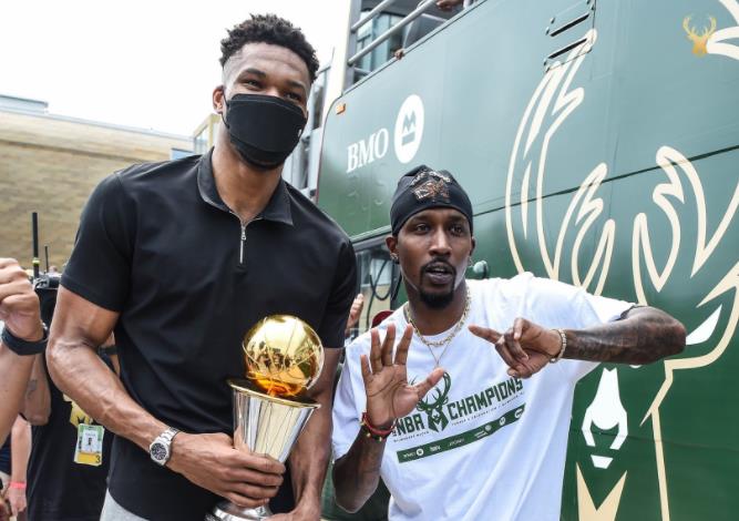 128天,共計19萬次投籃,僅僅換來一場巔峰,28歲就無奈離開NBA!-黑特籃球-NBA新聞影音圖片分享社區