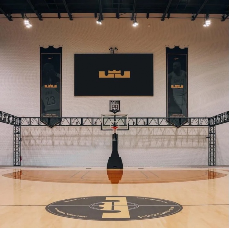 這就是排面!Nike建造75萬平方英呎「詹姆斯中心大樓」,詹皇驚呼不可思議!-黑特籃球-NBA新聞影音圖片分享社區