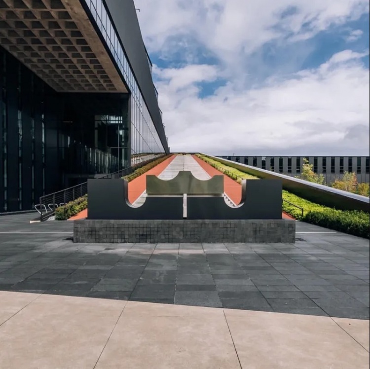 這就是排面!Nike建造75萬平方英呎「詹姆斯中心大樓」,詹皇驚呼不可思議!-黑特籃球-NBA新聞影音圖片分享社區