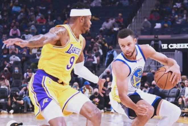 面對面抄截保羅和Curry,沃格爾稱讚32歲老將!240萬底薪加盟湖人,太值了!-黑特籃球-NBA新聞影音圖片分享社區