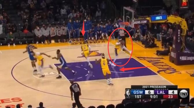 【影片】都**給我滾一邊去！安東尼搶籃板時又爆粗口，結果站在他身後的是詹皇和威少！-黑特籃球-NBA新聞影音圖片分享社區