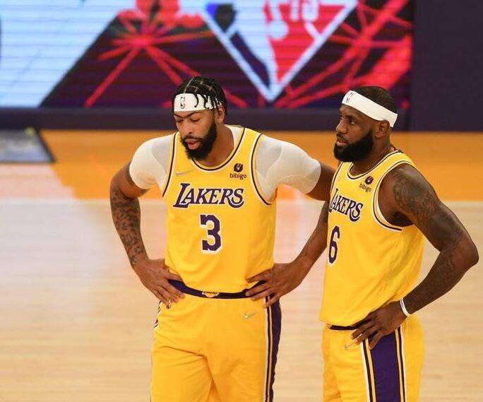 柯瑞和追夢綠缺席,「360」組合首次合體砍47分,湖人不敵勇士遭遇熱身賽五連敗!(影)-黑特籃球-NBA新聞影音圖片分享社區