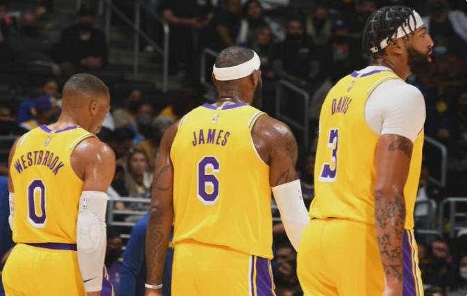 熱身賽 | 三巨頭合體仍失利！一眉哥20+6，威少10+10，詹姆斯17+6，勇士送湖人5連敗！（影）-黑特籃球-NBA新聞影音圖片分享社區