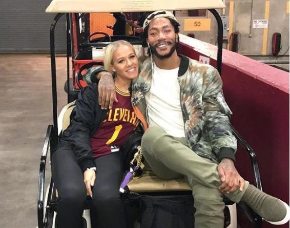 【影片】大喜日子！Rose在麥迪遜花園求婚，1家4口太幸福，球迷祝賀：這朵玫瑰太浪漫！-黑特籃球-NBA新聞影音圖片分享社區