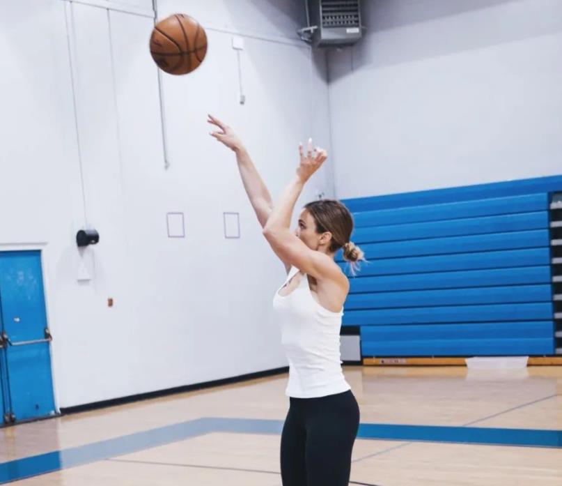禍從口出!Meyers Leonard:我還在不斷地遭受網路暴力,他們甚至威脅我的妻子-黑特籃球-NBA新聞影音圖片分享社區