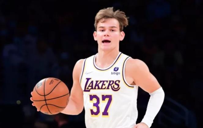 湖人裁掉了網紅灌籃高手,粉絲超80萬,能飛能扣就是不能打NBA!-黑特籃球-NBA新聞影音圖片分享社區