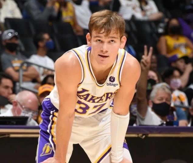 湖人裁掉了網紅灌籃高手,粉絲超80萬,能飛能扣就是不能打NBA!-黑特籃球-NBA新聞影音圖片分享社區