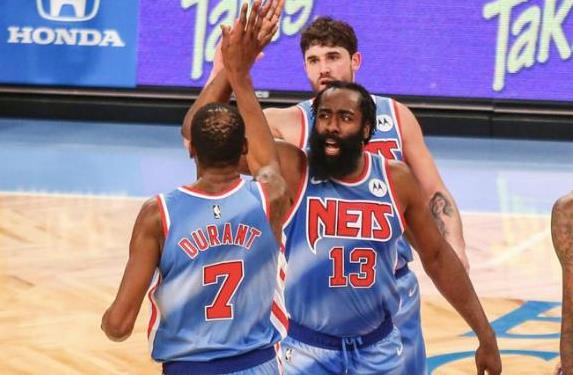 NBA官方首期球隊實力榜!公鹿力壓群雄排第一,湖人第五勇士僅第十!-黑特籃球-NBA新聞影音圖片分享社區