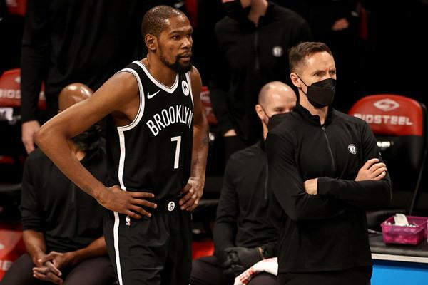 籃網獲勝兩喜一憂!新援Mills再爆發砍21分,飄髪哥新輪換奏效,哈登陷入雙重困境!(影)-黑特籃球-NBA新聞影音圖片分享社區