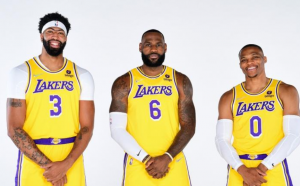 湖人賽季前4戰已有3人單場至少30分10板,60年來首隊-黑特籃球-NBA新聞影音圖片分享社區