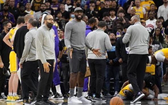 【影片】詹皇賽前熱身畫面曝光！腳步靈活傷愈喜人，醫學專家：他很快就能復出！-黑特籃球-NBA新聞影音圖片分享社區