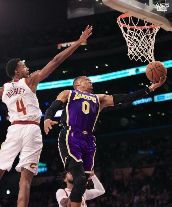 湖人官宣最新傷情!詹姆斯出戰成疑,一眉哥大概率出戰,3天兩戰火箭!-黑特籃球-NBA新聞影音圖片分享社區