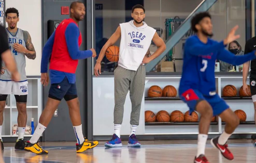 西門最新消息!仍在球隊但不參加合練,老河流:不知道他何時才能上場!-黑特籃球-NBA新聞影音圖片分享社區