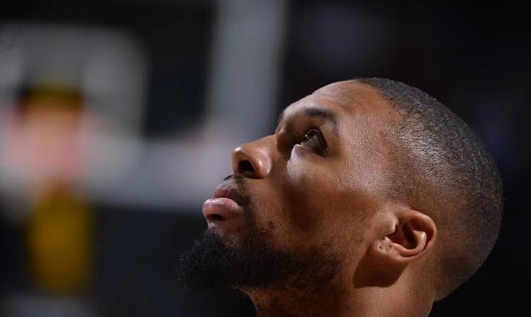 寧可低薪水留快艇,也不願高薪回拓荒者聯手Lillard!這位32歲老將為何這麼做?-黑特籃球-NBA新聞影音圖片分享社區