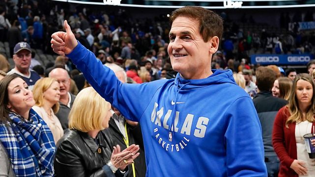Cuban無愧NBA好老闆!獨行俠地板設計令人感動,致敬隊史337名球員!-黑特籃球-NBA新聞影音圖片分享社區