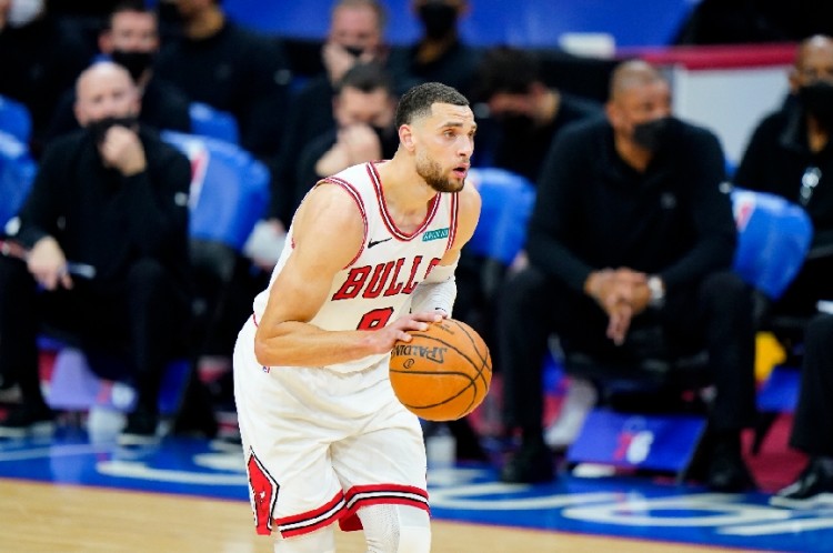 Shams:Zach LaVine遭遇拇指韌帶輕微撕裂,不過他計劃帶傷繼續出戰-黑特籃球-NBA新聞影音圖片分享社區