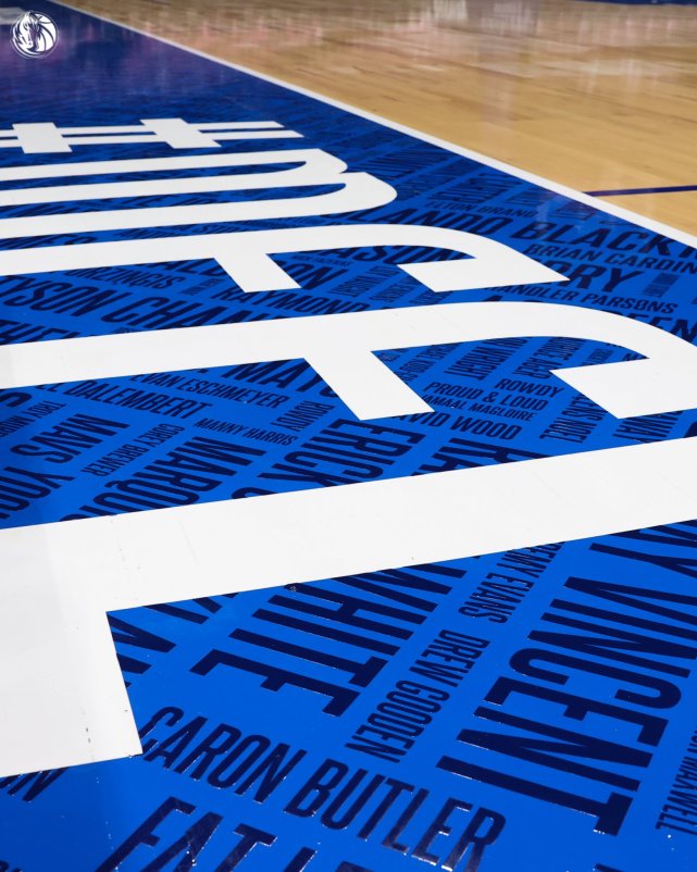 Cuban無愧NBA好老闆!獨行俠地板設計令人感動,致敬隊史337名球員!-黑特籃球-NBA新聞影音圖片分享社區